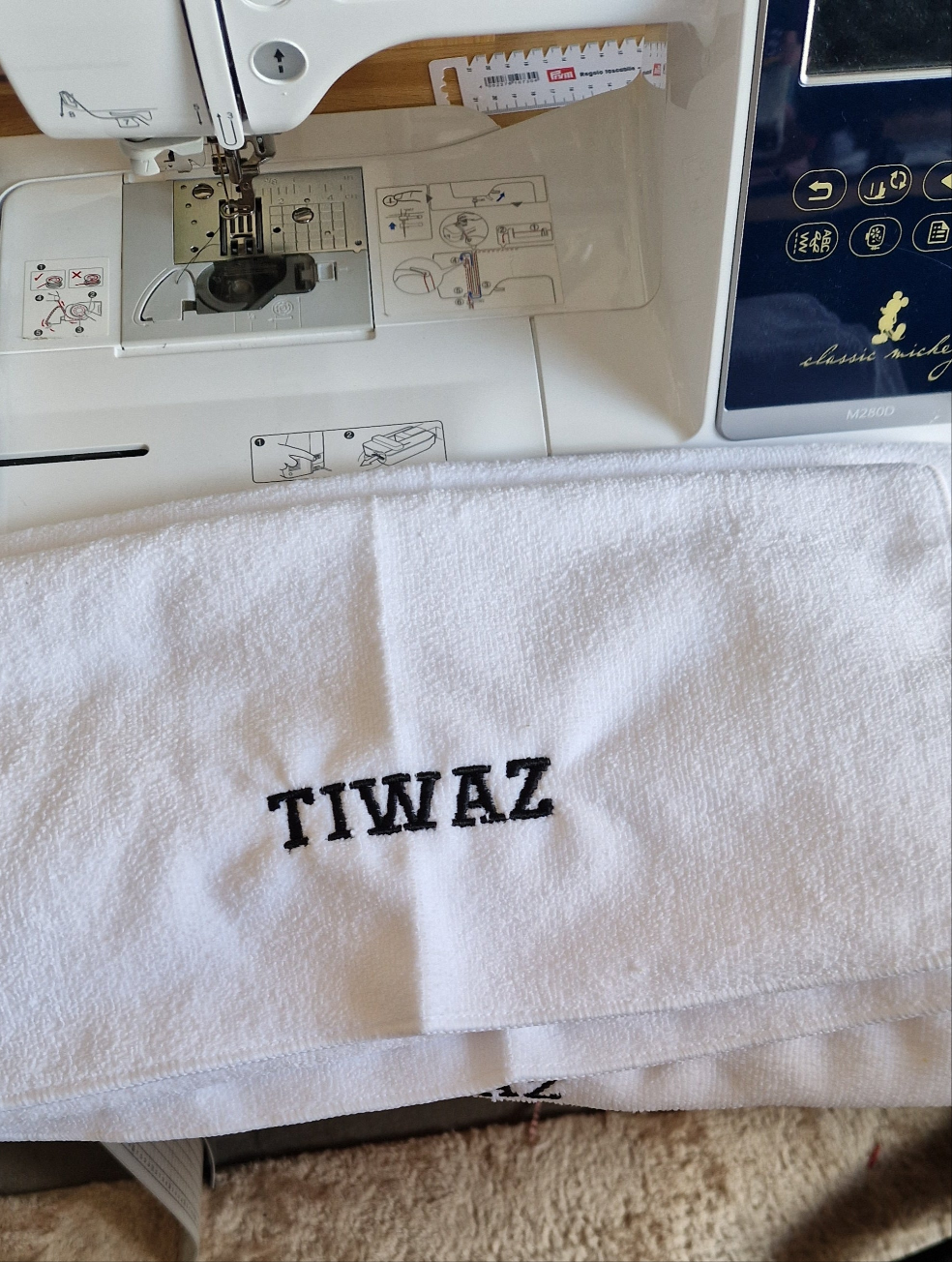 Serviette Tiwaz [Collection black and white]